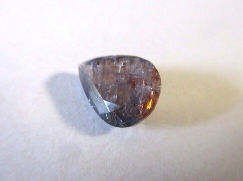 アイオライト・サンストーン　ドロップ形　ルース１点　約2.4ct　#1026_画像1