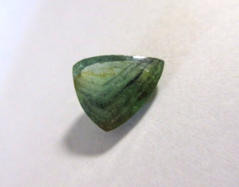 グリーンの模様　トルマリン　三角形　ルース1点　約2.7ct　#1000_画像3