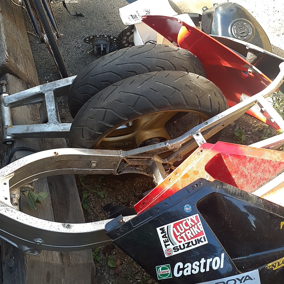 RGV250 ガンマ J型レストア ジャンク パーツ多数 実働 スズキ 書類有り_画像8