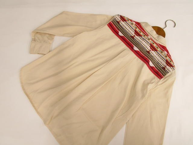 メンズ 美品 チチカカ TITICACA 長袖 シャツ L ベージュ地 マルチカラー ボヘミアン柄_画像3