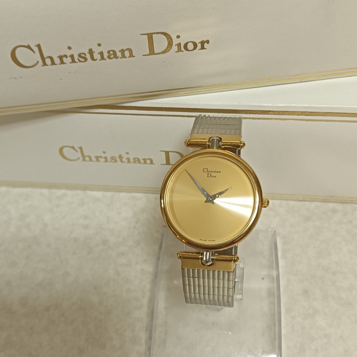 R[ChristianDior] Christian Dior Gold цвет наручные часы кварц разряженная батарея 2 игла пара часы Christian Dior...