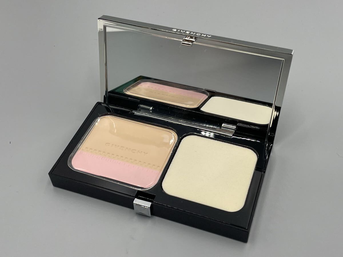 R3-19【未検品】ジバンシィ タン・クチュール・コンパクト 3 エレガントサンド パウダー ファンデーション 10g GIVENCHY_画像2