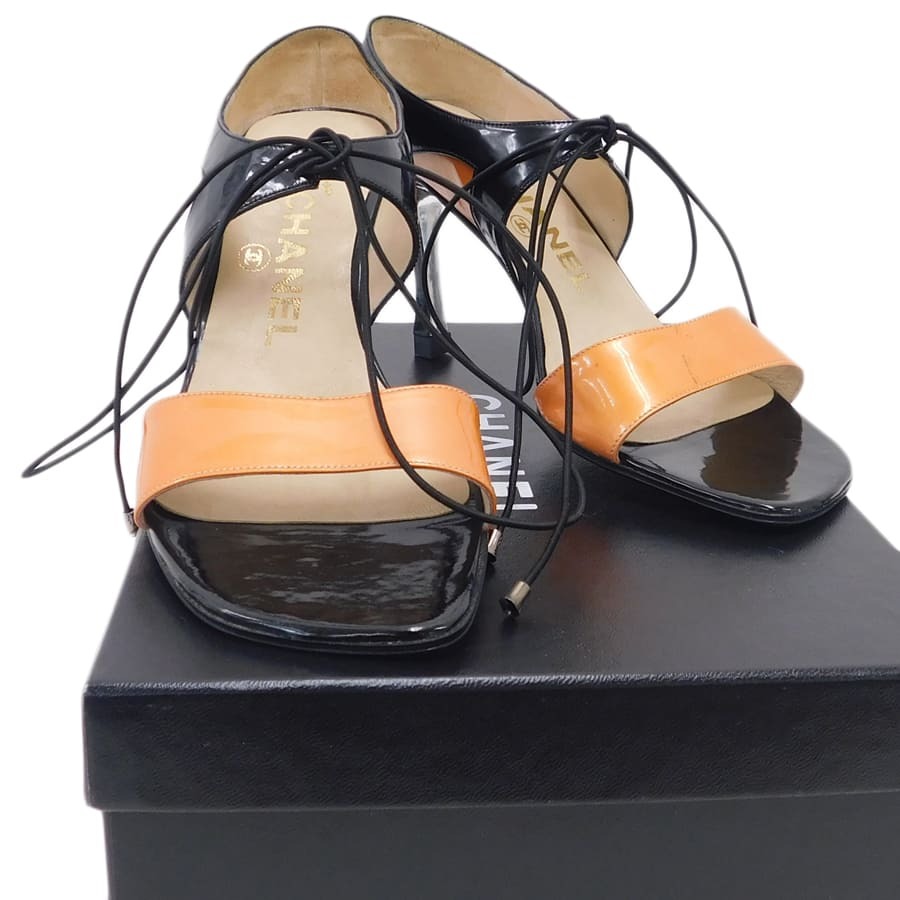 1円■シャネル ヒール ブラック×オレンジ系 エナメル ミュール お出掛け CHANEL ■E.Csp.dkn-21_画像1