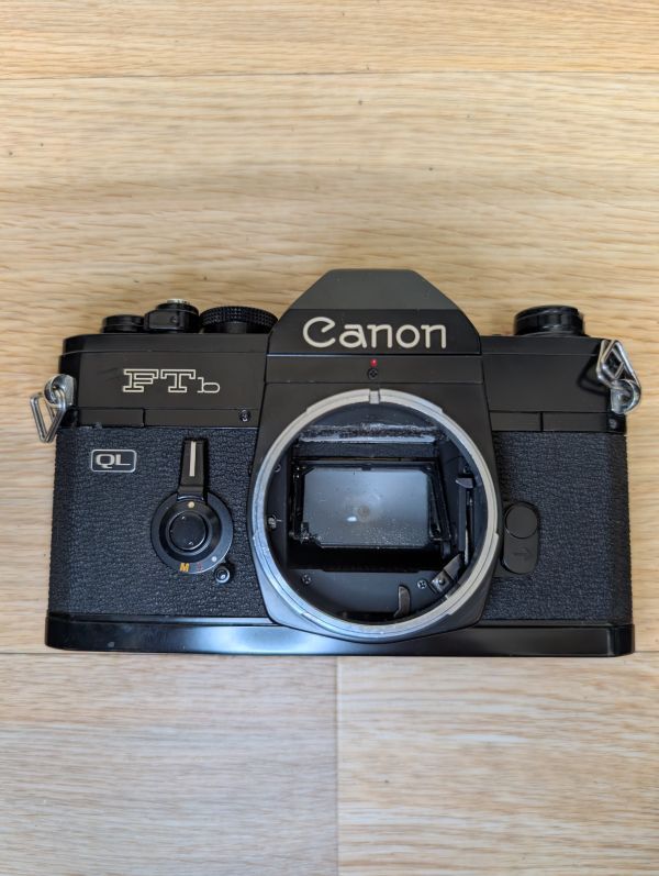 【1円スタートジャンク】Canon フィルム一眼レフ 5台＆レンズ2本＆ストロボ1台セット AE-1 PROGRAM×2 AE-1×2 FTb×1 動作未確認_画像6