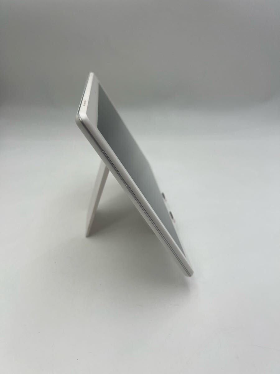 NEC Androidタブレット LAVIE Tab E ホワイト [10.1型ワイド /ストレージ:64GB /4GB Wi-Fiモデル] PC-TE710KAW_画像2