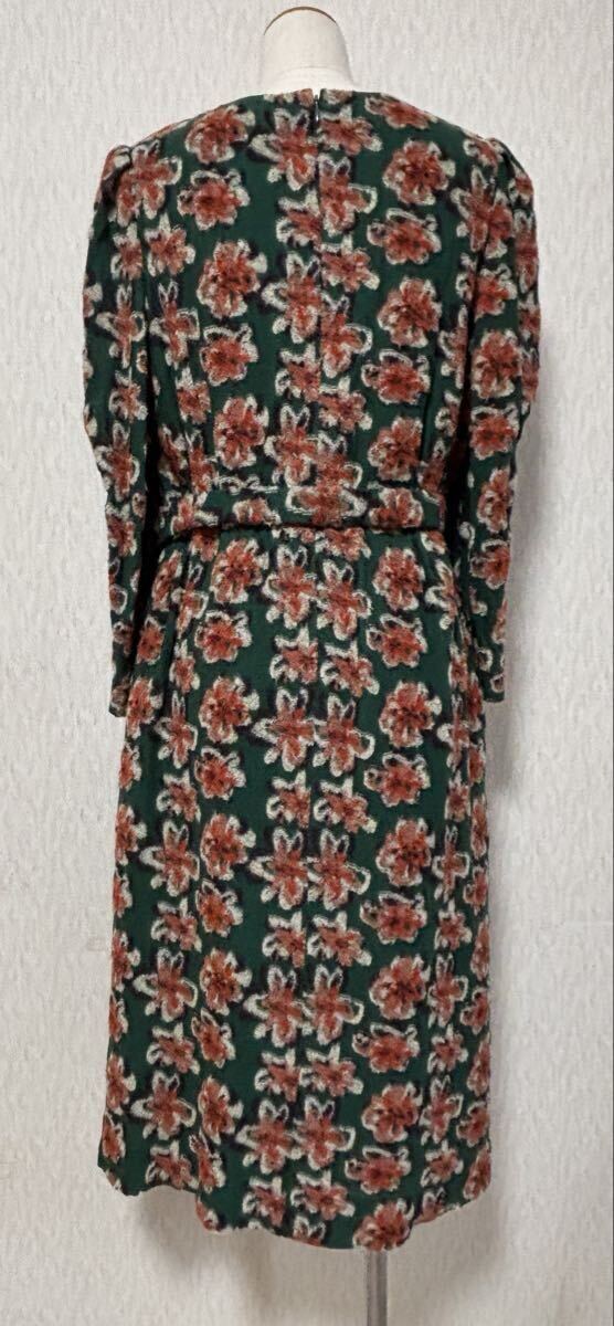 短時間2回使用の極美品！ 2023 秋冬コレクション ☆YUKI TORII☆ ユキトリイインターナショナル 花柄 グリーン ウール ワンピース♪_画像2