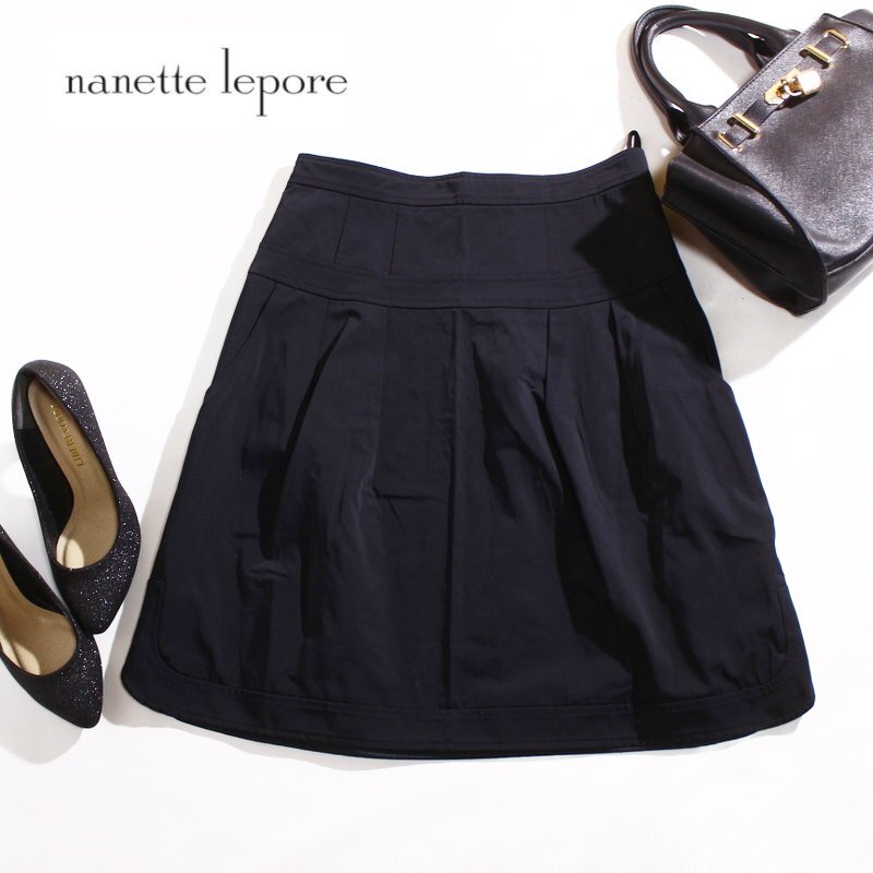 美品 nanette lepore ナネット レポー 通年 シンプル タック デザイン フレアスカート 4 ブラック 黒 スカート オフィス 通勤 日本制