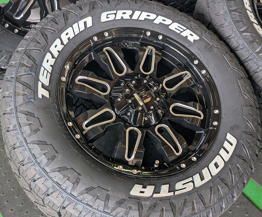 ハイラックス プラド パジェロ MONSTA TERRAIN GRIPPER 265/65R17 265/70R17 285/70R17 タイヤホイール 17インチ ホワイトレター 売切_画像10