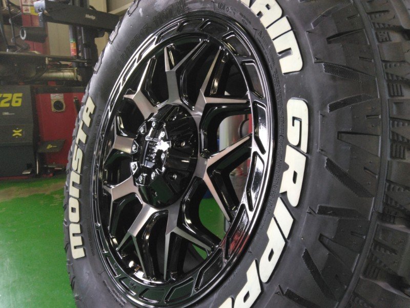 LEXXEL InFerno 17インチ 新品 タイヤホイールセット ランクル 300 250 サマータイヤ MONSTA テレーングリッパー 265/70R17 285/70R17_画像2