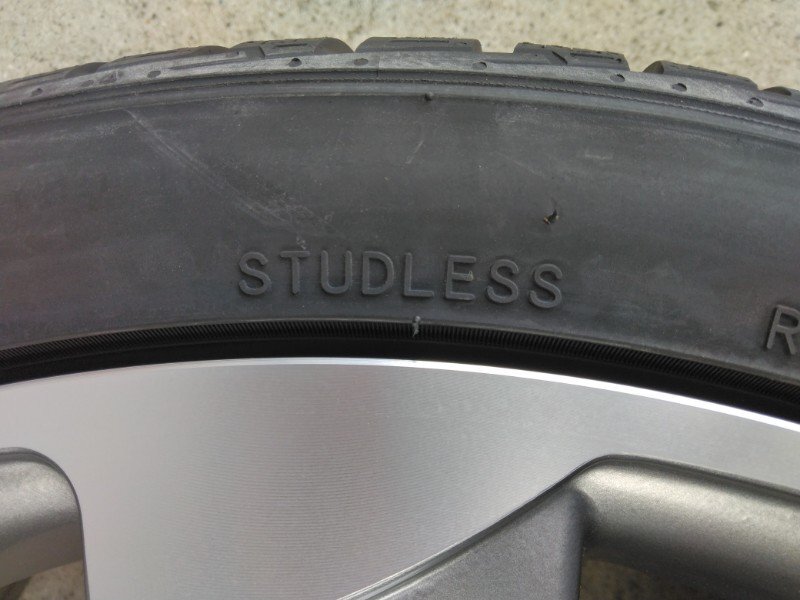 スタッドレス アウディ Audi A5 (8T) A6 (4F/4G) A7 (4G) 20インチ タイヤホイール 新品4本セット SAILUN Alpine EVO2 255/35R20_画像9