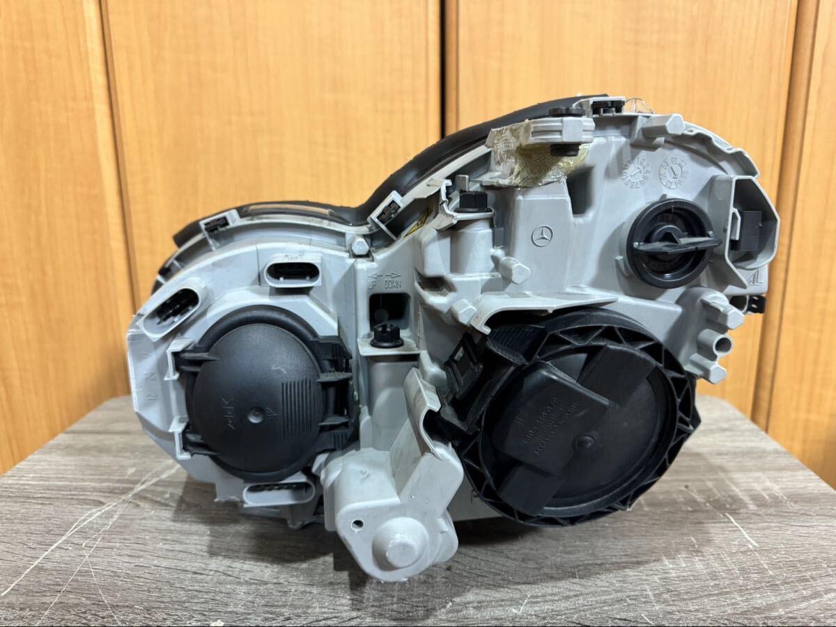 ベンツ　Cクラス 左ヘッドランプ？　右ヘッドランプ？　現状品_画像4
