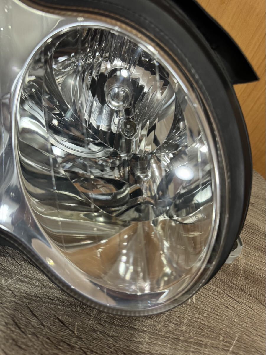 ベンツ　Cクラス 左ヘッドランプ？　右ヘッドランプ？　現状品_画像2