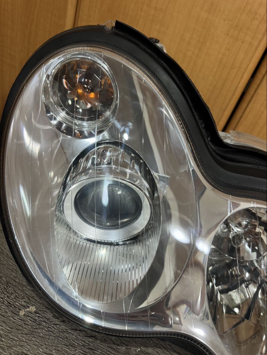 ベンツ　Cクラス 左ヘッドランプ？　右ヘッドランプ？　現状品_画像3