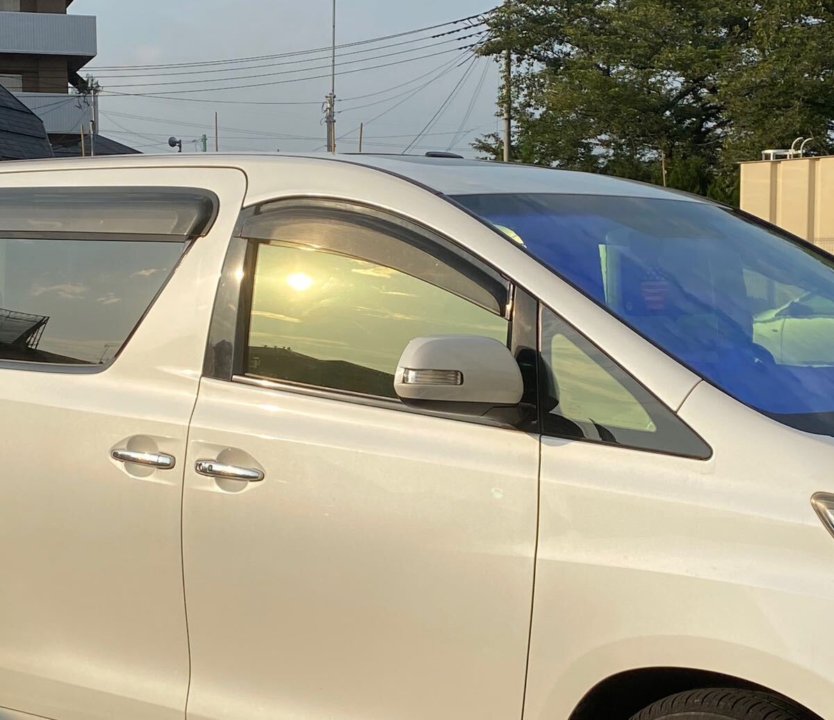 カット済みカーフィルム　ブラックスパッタゴールド　限定セール価格　お洒落に断熱_画像4