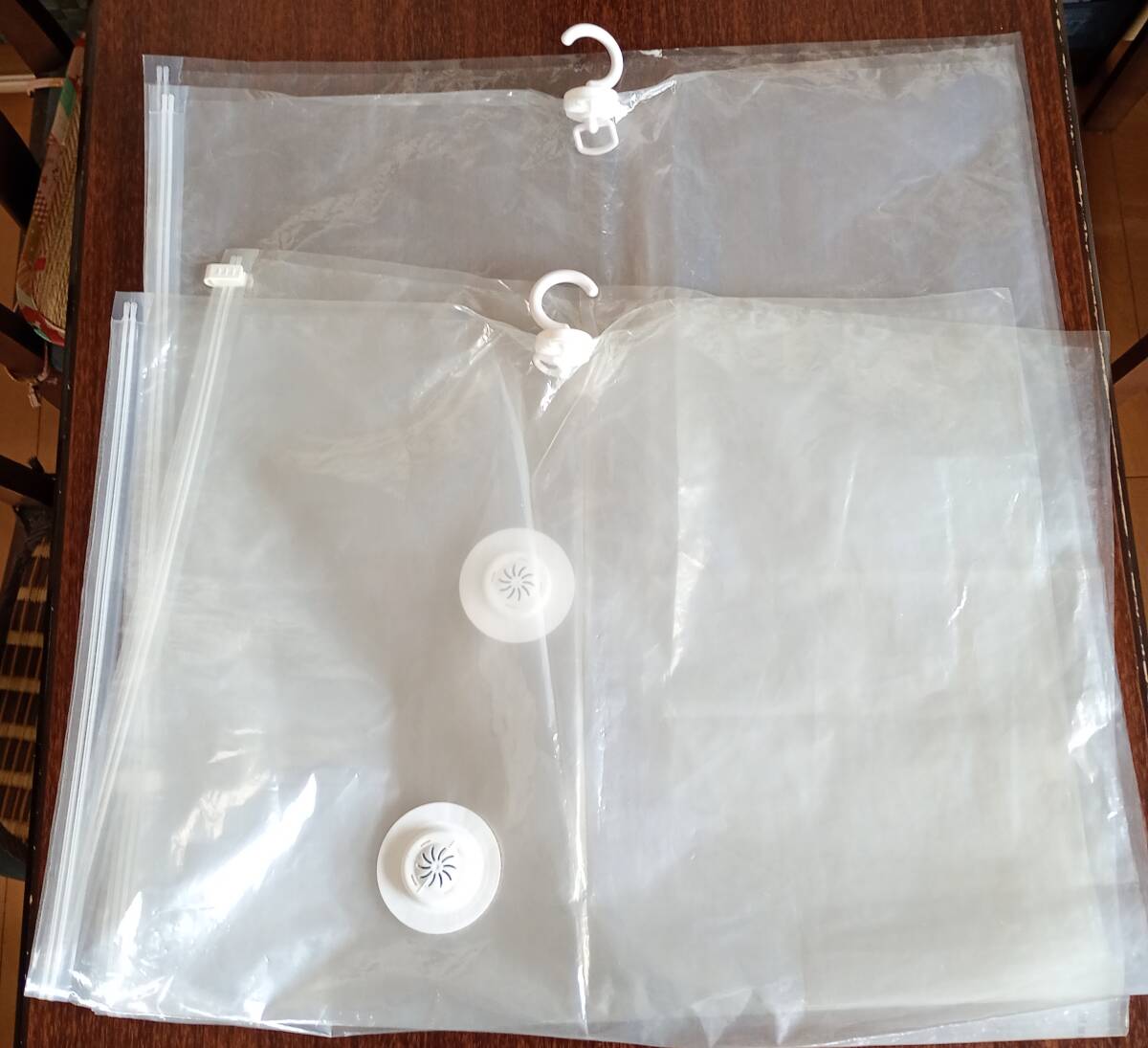 衣類圧縮袋　ハンガータイプ　100cm×70cm　×2枚　ショート_画像1