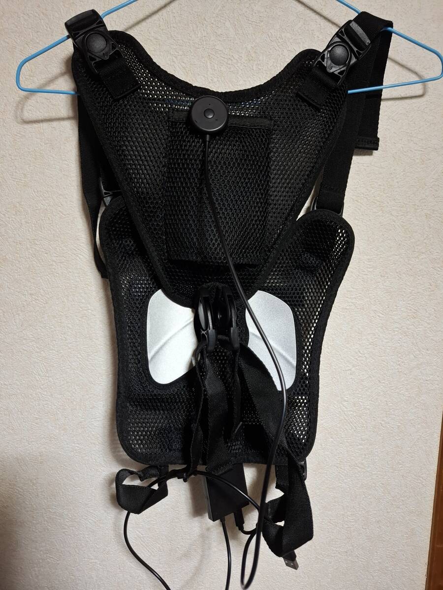 ペルチェベスト 　冷却ベスト　クールベスト　美品　空調服と　_画像1