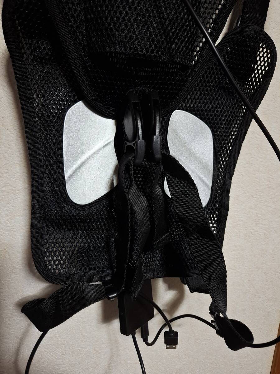 ペルチェベスト 　冷却ベスト　クールベスト　美品　空調服と　_画像3