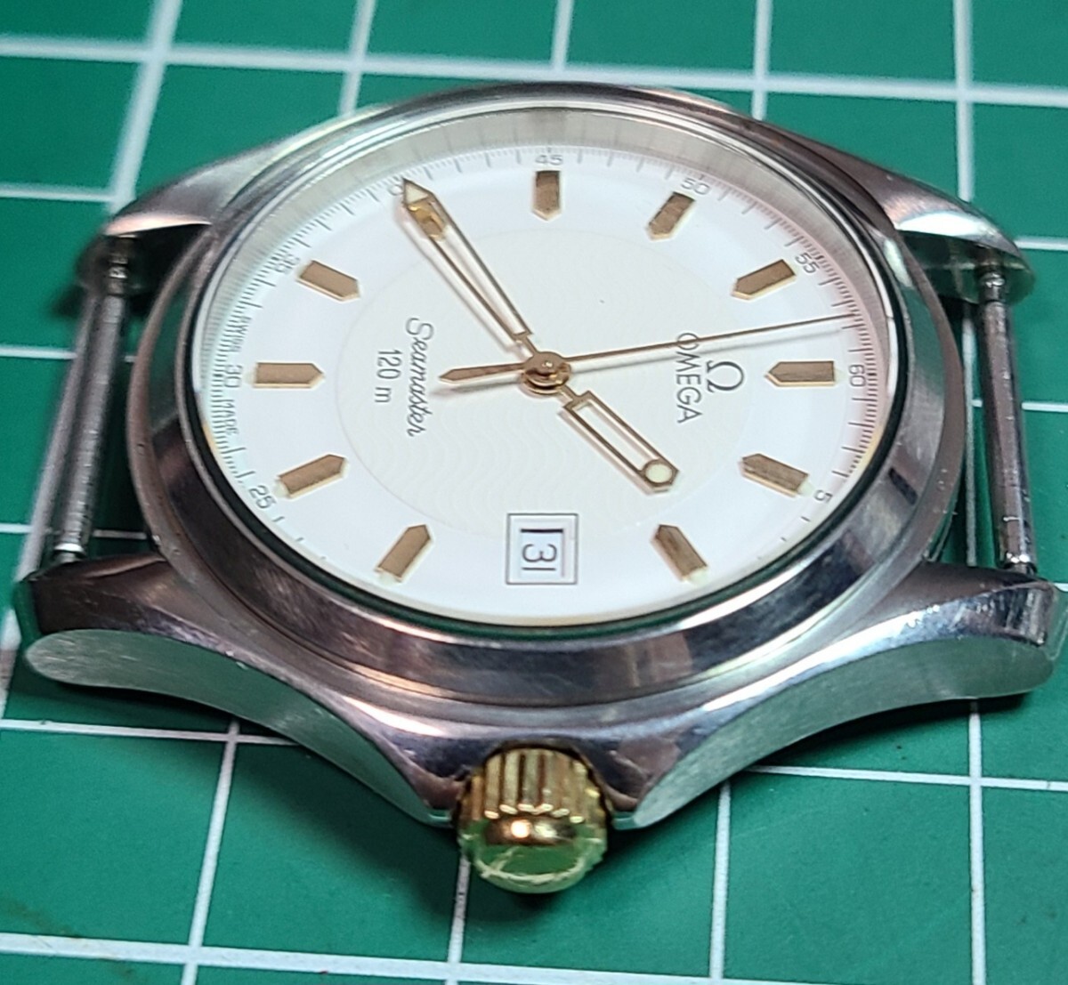 OMEGA　オメガ　シーマスター　メンズ　白文字盤　トップ　電池交換済み　稼働　バックル付き　ベゼル無しのためジャンク品.