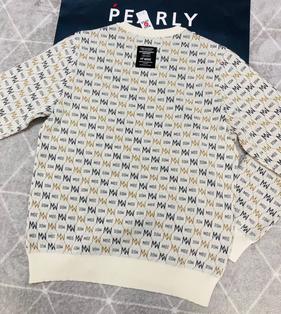 新品 パーリーゲイツ マスターバニー 3色Wジャガード 総柄クルーネック ニットプルオーバー(5)サイズL/白 29700_画像5