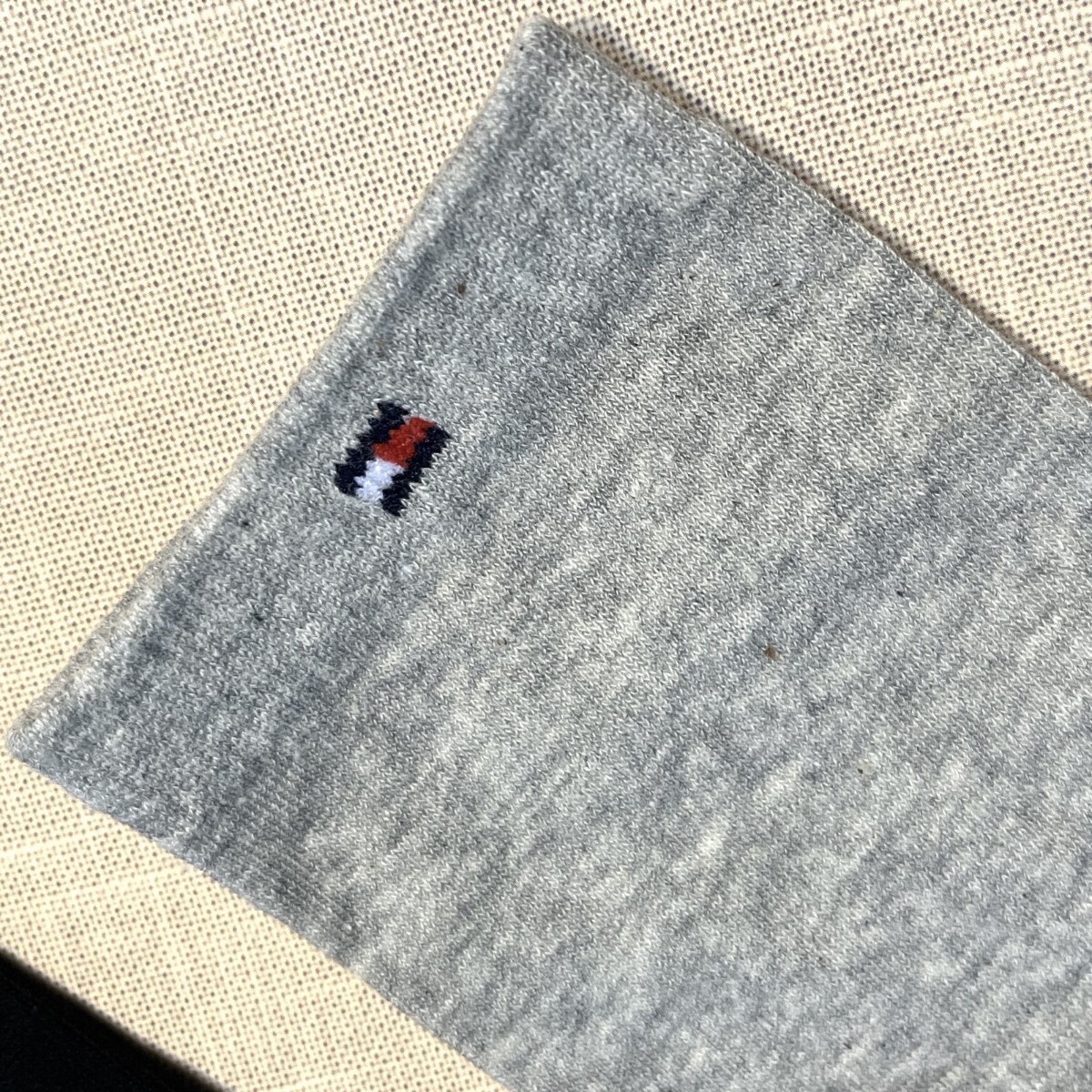グレー ブラック　4足組 新品 トミー ヒルフィガー ブランド 靴下 ソックス プレゼント ロゴ 正規品　TOMMY HILFIGER メンズ 紳士靴下_画像3
