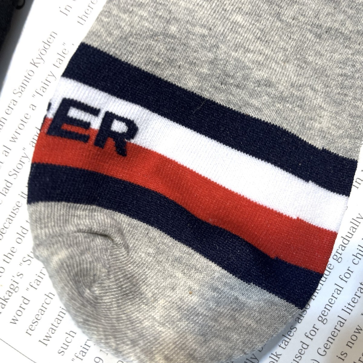 グレー ブラック　4足組 新品 トミー ヒルフィガー ブランド 靴下 ソックス プレゼント ロゴ 正規品　TOMMY HILFIGER メンズ 紳士靴下_画像6