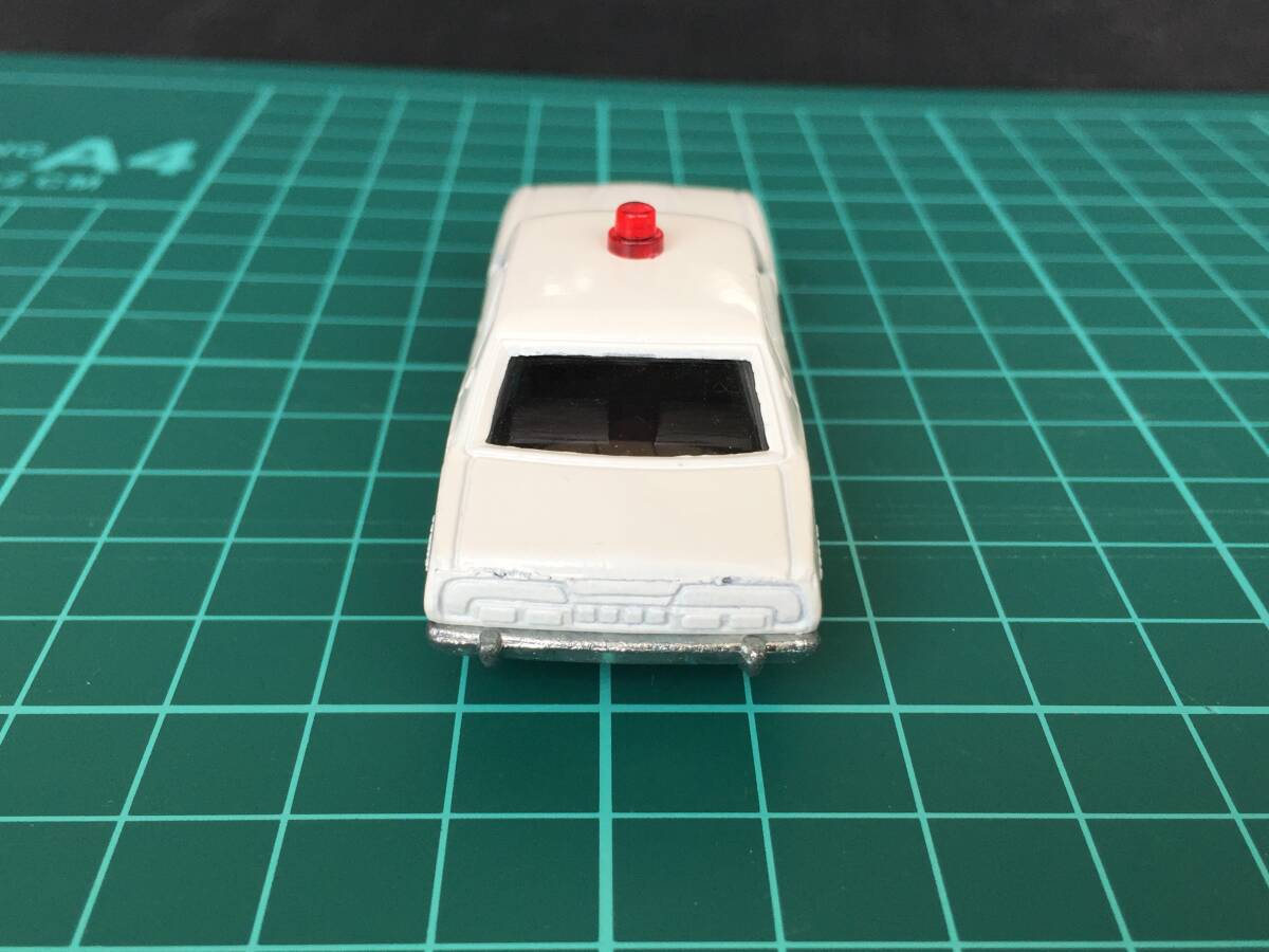 ○[極美品] トミカ 日本製 赤十字車 日産 ニッサン セドリック 2800SGL 赤十字車 日本製 ミニカー tomica 送料安★_画像5