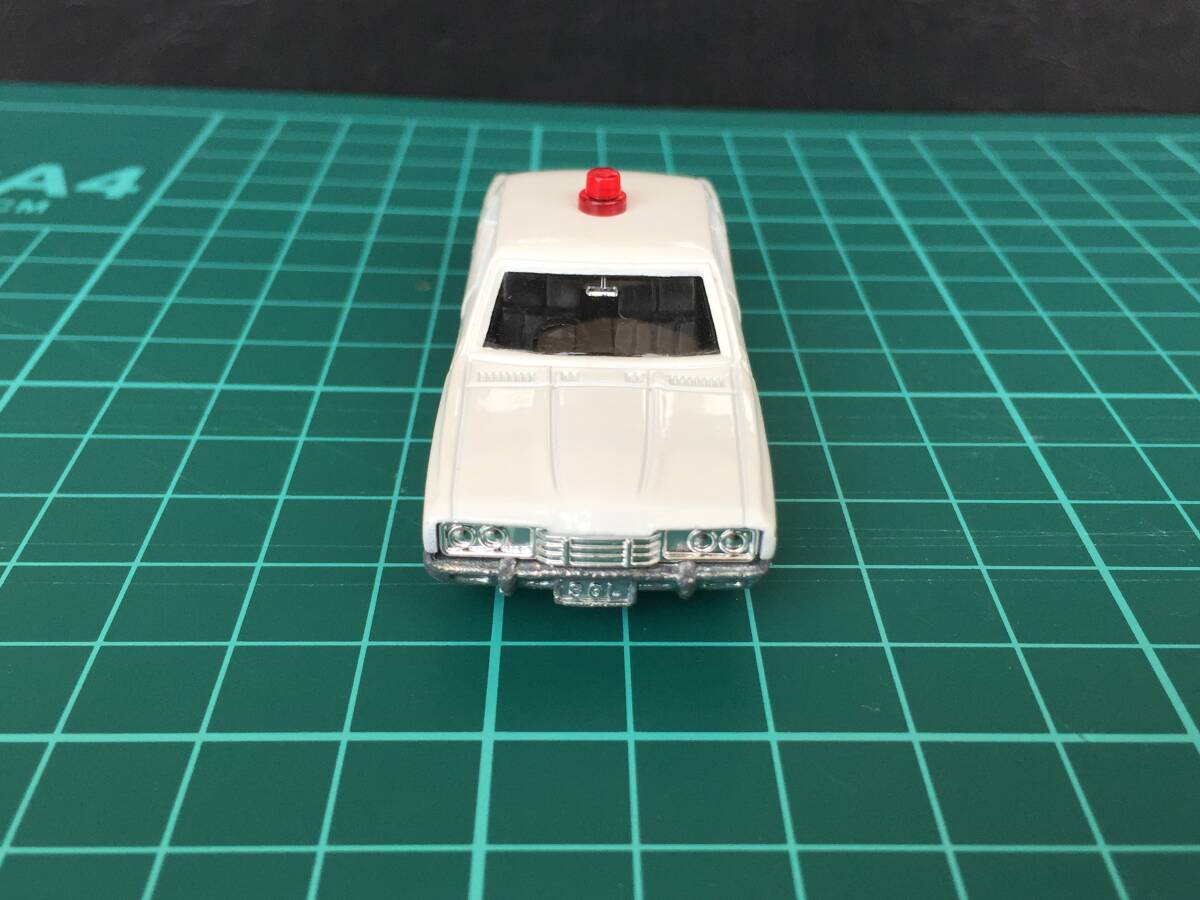 ○[極美品] トミカ 日本製 赤十字車 日産 ニッサン セドリック 2800SGL 赤十字車 日本製 ミニカー tomica 送料安★_画像3