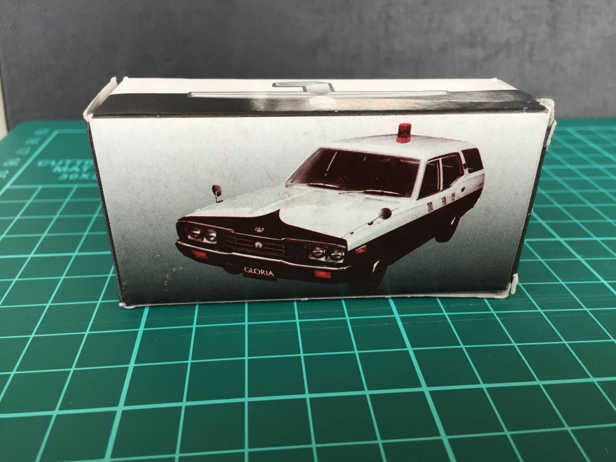 ○[激レア美品] トミカ Zi:L特注 日産 グロリア バン 奈良県警察 ニッサン パトロールカー 当時物 絶版 tomica レア ミニカー 送料安★_画像8