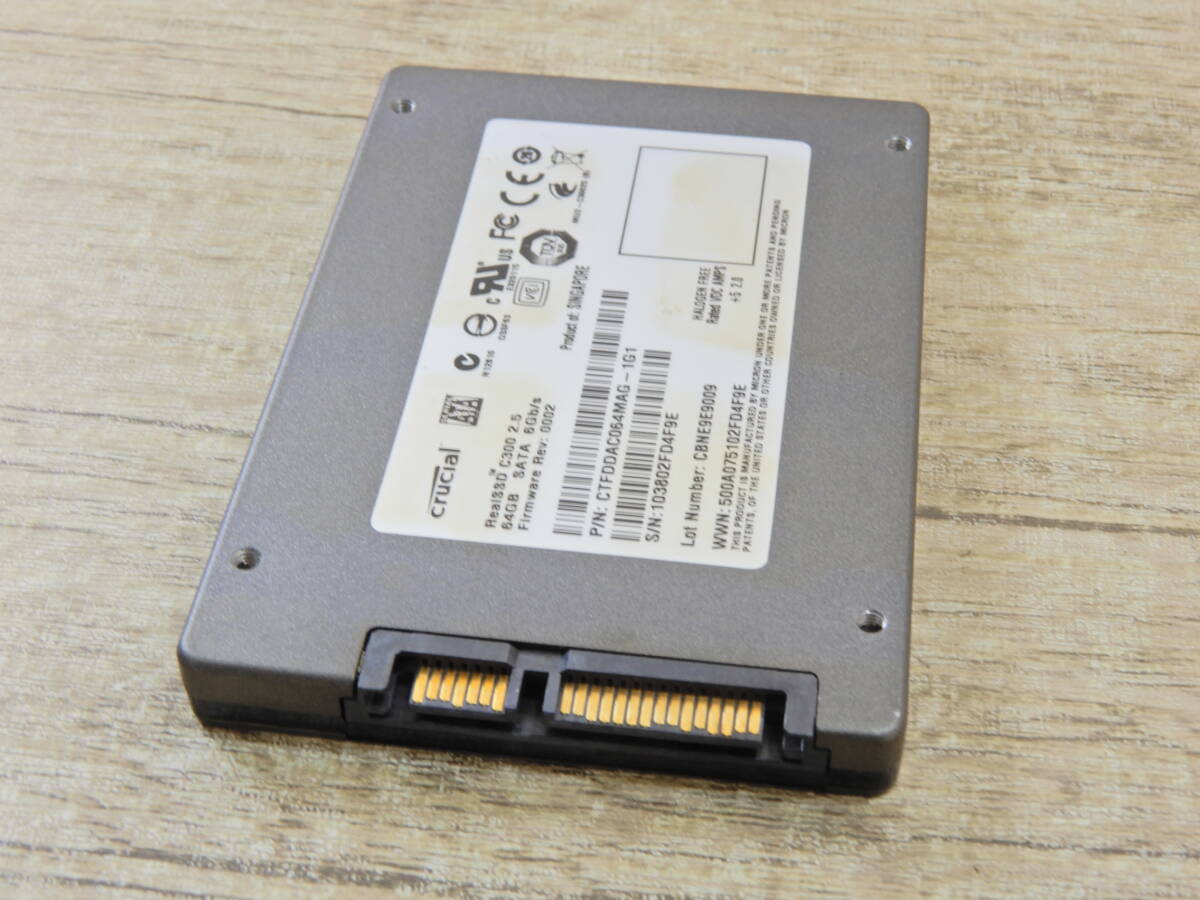 Y1822★\1～Crucial　PC周辺機器　SSD　C300　2.5　64GB　SATA 6Gb/s_画像2
