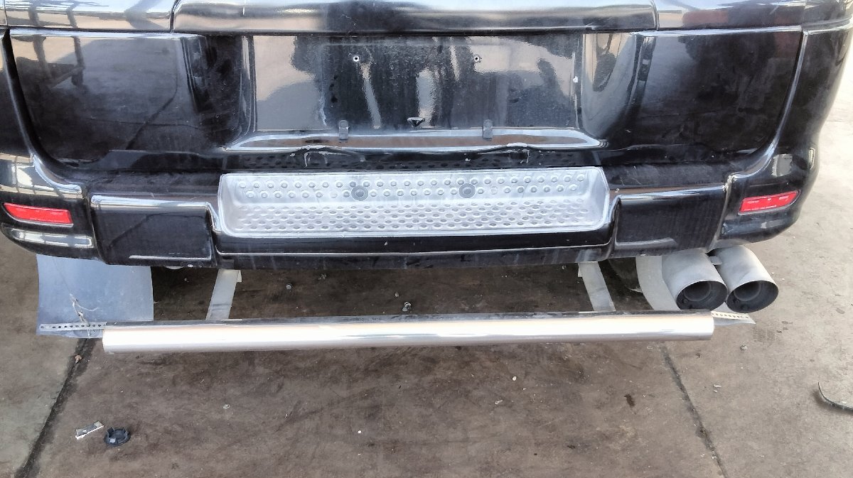 三菱 デリカスペースギア 社外 リアバー アンダーガード_画像1