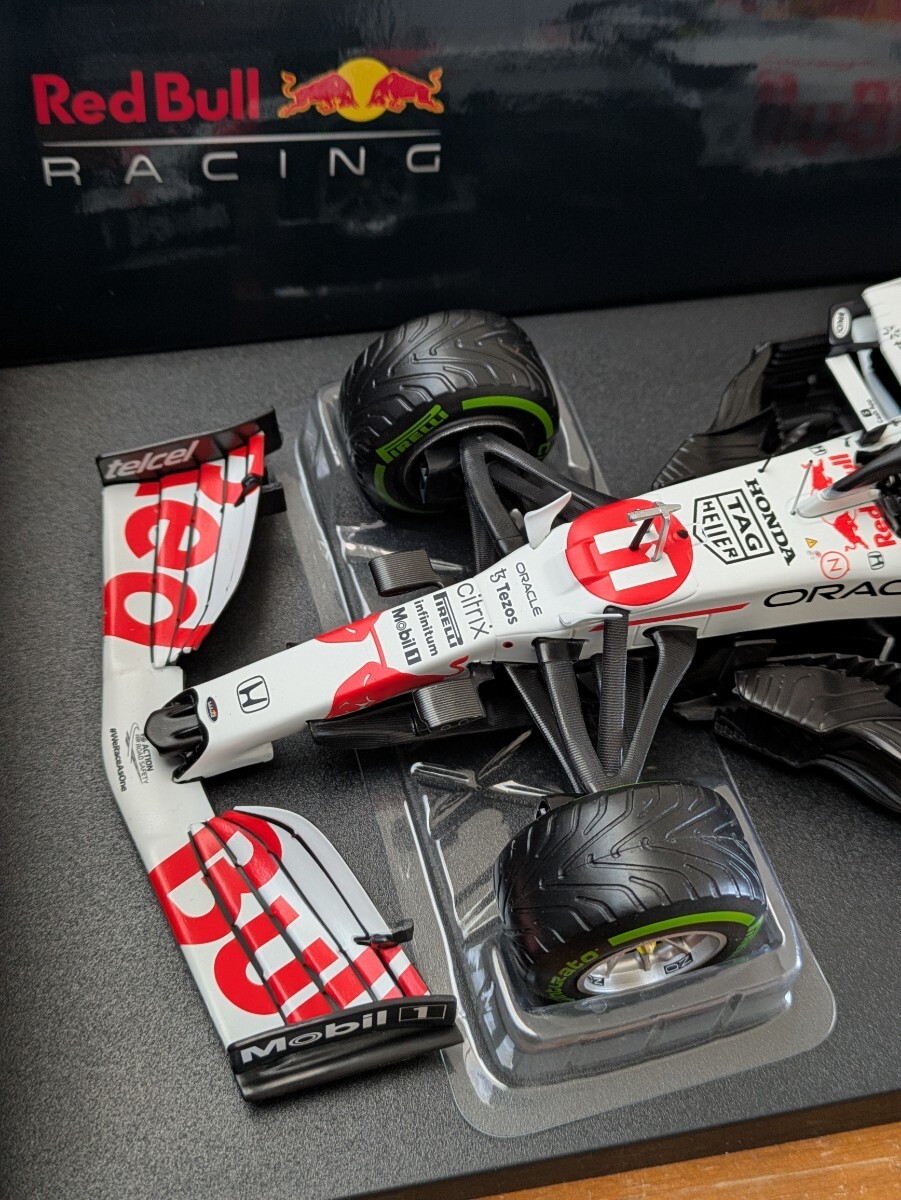 ☆超稀少品!絶版品! 1/18 レッドブル レーシング ホンダ RB16B トルコGP 3位 2021 #11 S.ペレス ありがとうスペシャルカラー☆_画像2