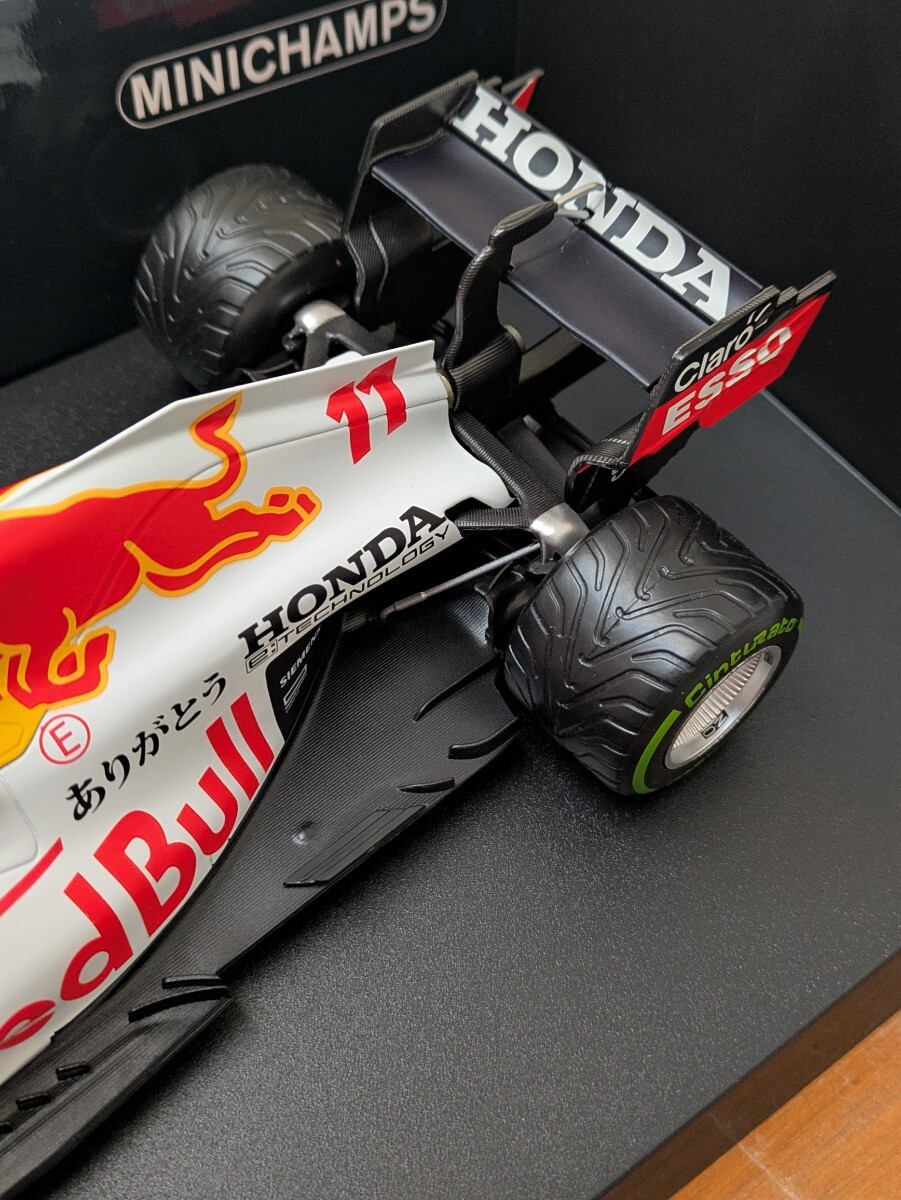 ☆超稀少品!絶版品! 1/18 レッドブル レーシング ホンダ RB16B トルコGP 3位 2021 #11 S.ペレス ありがとうスペシャルカラー☆_画像4