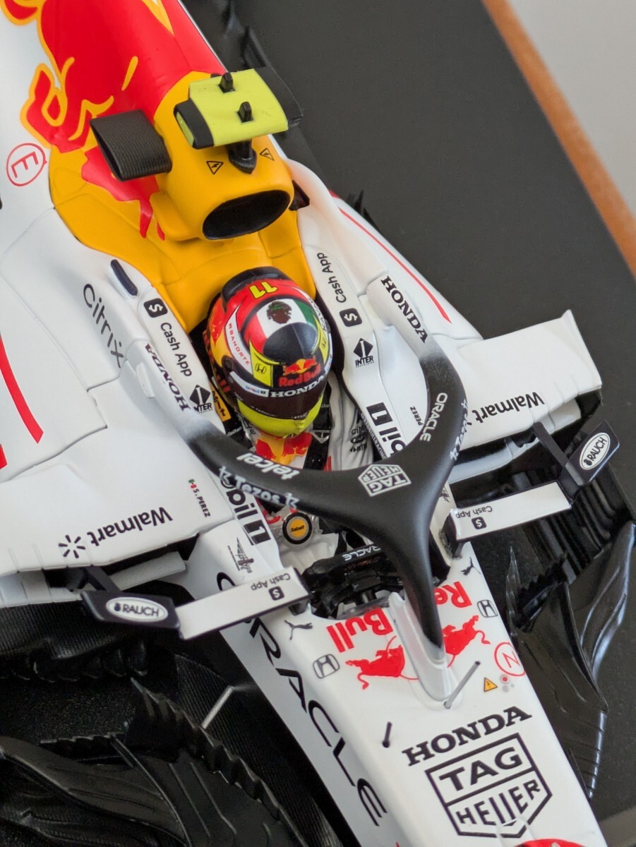 ☆超稀少品!絶版品! 1/18 レッドブル レーシング ホンダ RB16B トルコGP 3位 2021 #11 S.ペレス ありがとうスペシャルカラー☆_画像9