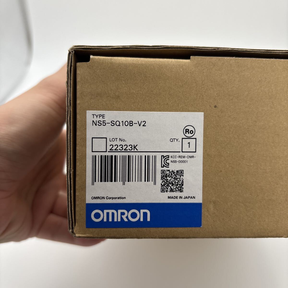 新品,未使用 OMRON オムロン NS5-SQ10B-V2 タッチパネル プログラマブルターミナル タッチスクリーン 表示器 FA機器_画像3