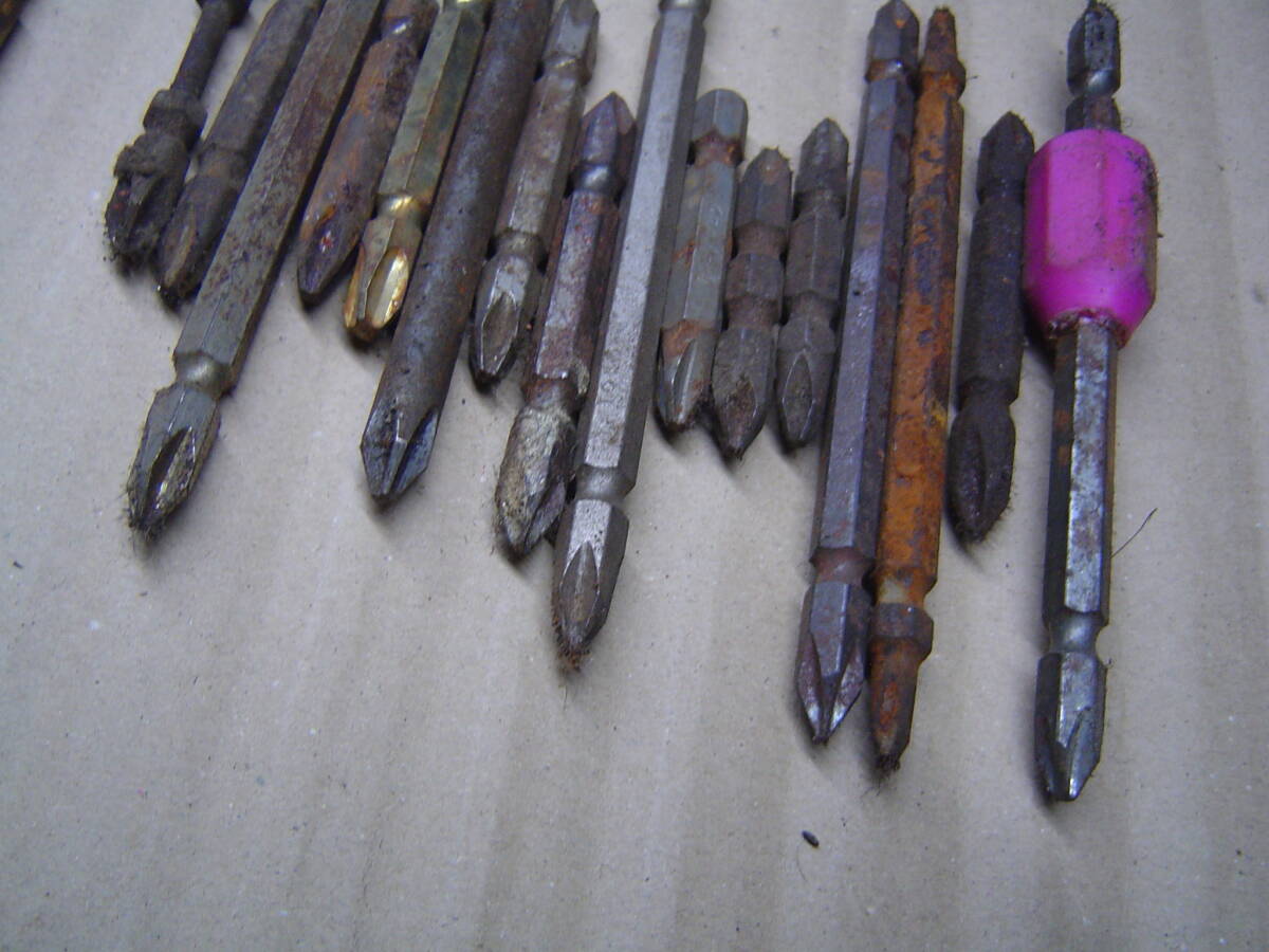 K　大量　全部中古　錆多いです　プラスビット　マイナスビット　対辺 六角二面幅寸法6.35mm　インパクトドライバーに取り付けるタイプ_画像5