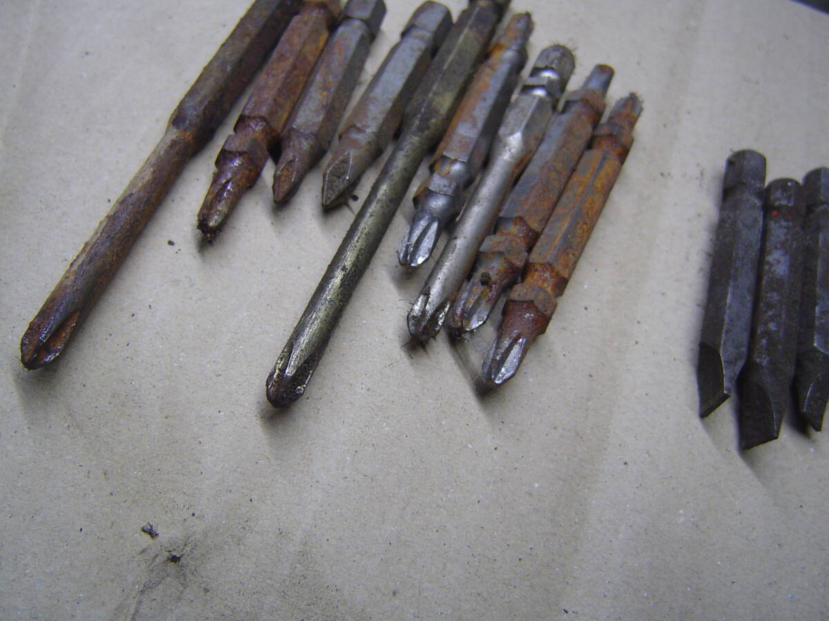 K　大量　全部中古　錆多いです　プラスビット　マイナスビット　対辺 六角二面幅寸法6.35mm　インパクトドライバーに取り付けるタイプ_画像7