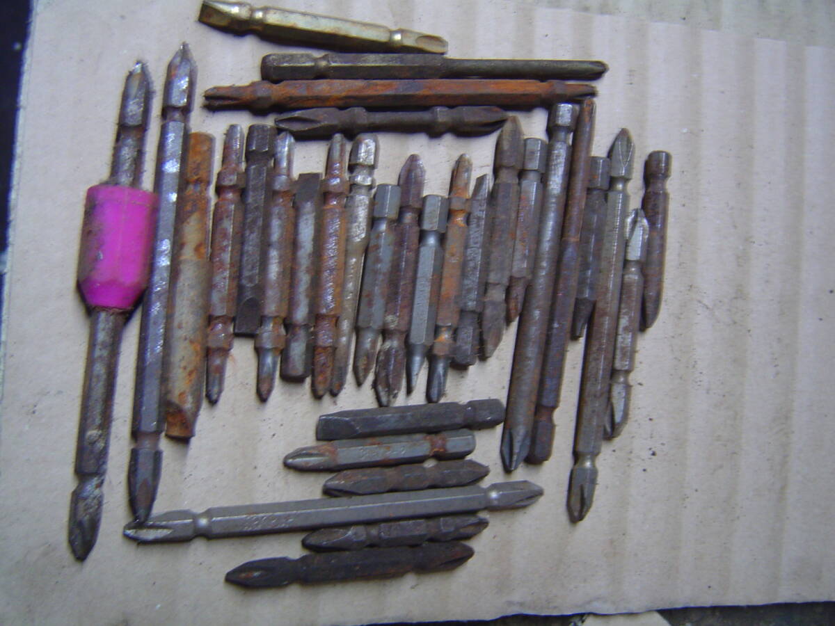 K　大量　全部中古　錆多いです　プラスビット　マイナスビット　対辺 六角二面幅寸法6.35mm　インパクトドライバーに取り付けるタイプ_画像8