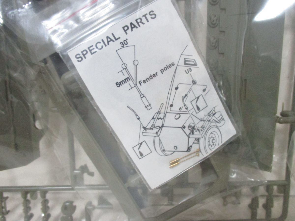 P802230K 未組立 AFV CLUB 35078 1/35 GERMAN Sd.Kfz.251/1 Ausf.C 兵員輸送車 限定版 ドイツ軍 プラモデル◆1010_画像5