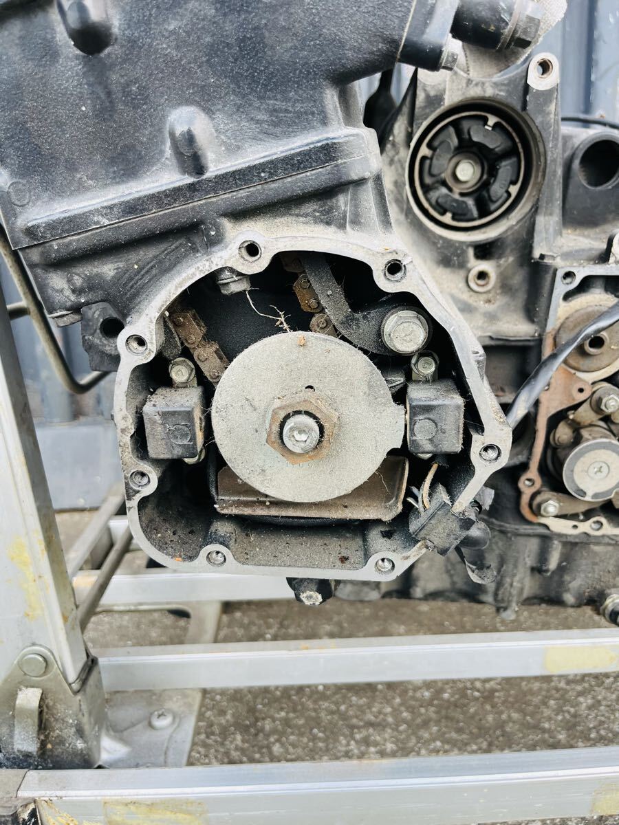 ☆福岡☆カワサキ☆GPZ900R☆エンジン☆ZX900AE☆部品取り☆中古☆ジャンク☆直接引取限定☆_画像3