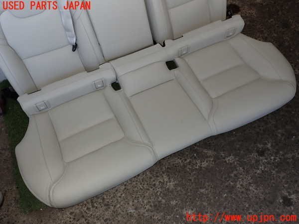 2UPJ-27007385]ボルボ・V90(PB420TMA)リアシート 中古_画像3