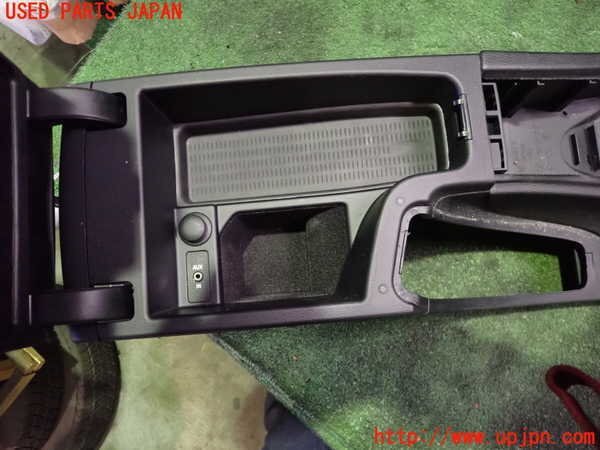 2UPJ-24467540]BMW 325i クーペ(KE25)(E92)センターコンソール 中古_画像3