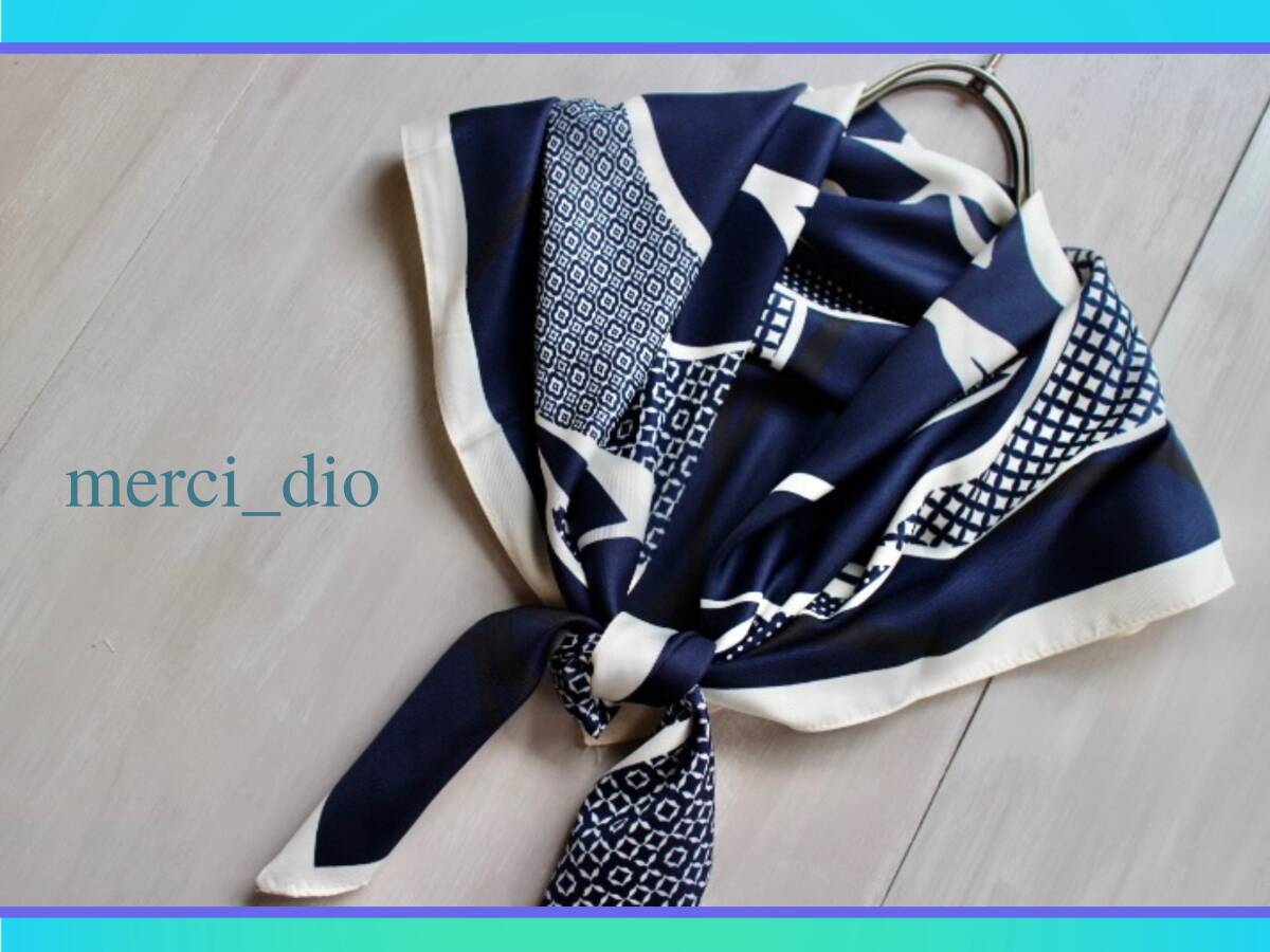シップス SHIPS 幾何学 フラワー 大判スカーフ ストール シルク混 ネイビー ホワイト 小紋柄 新品 未使用 トゥモローランド wai_画像7