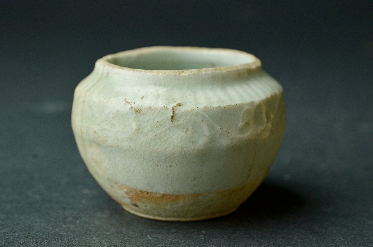 【YB】宋代青白磁刻草紋蓋付小罐・影青小壺・茶入・桐箱付属 ★中国古玩骨董25Y976-1の画像5