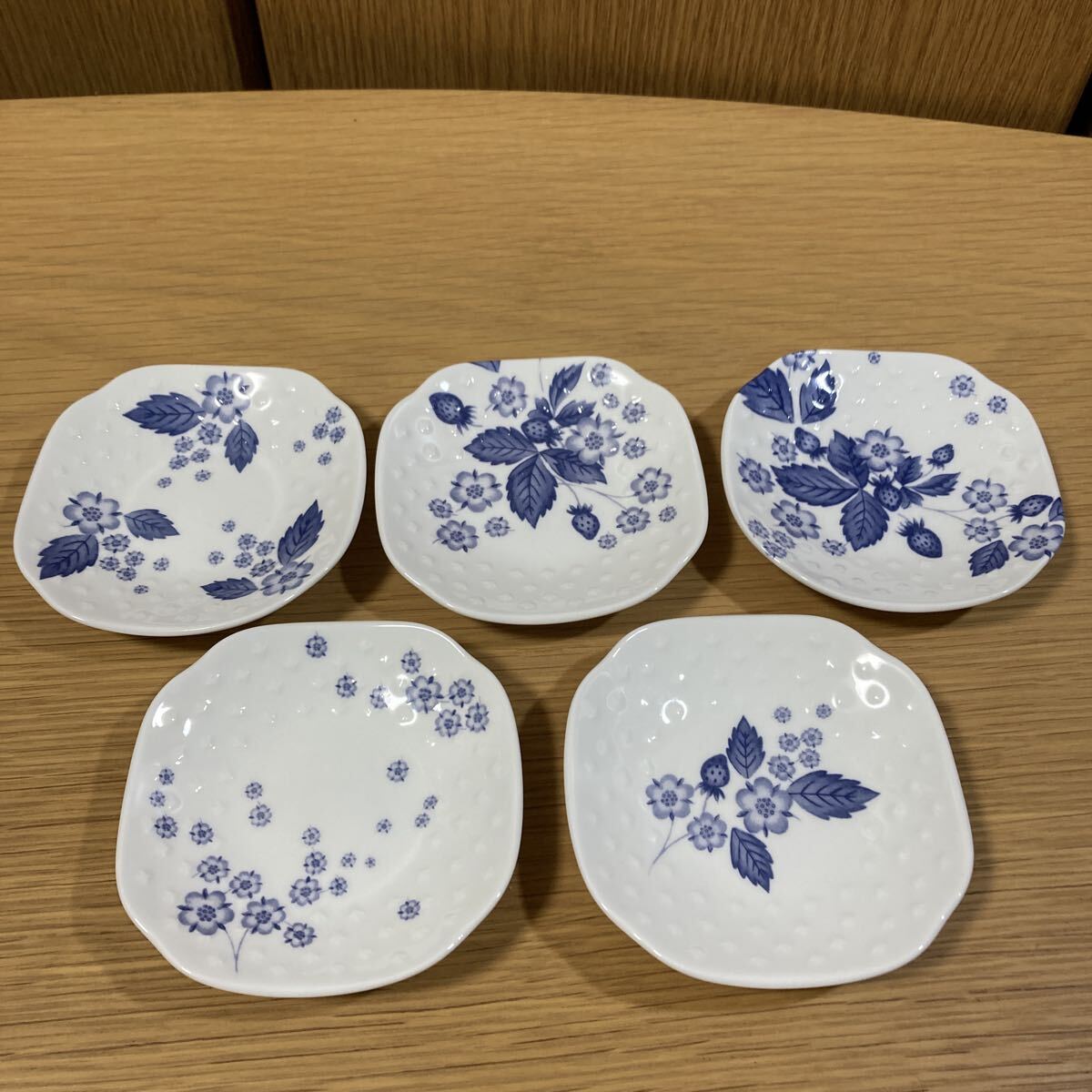 ▼ ウェッジウッド≪ストロベリーブルーム インディゴ ミニプレート 5枚≫WEDGWOOD STRAWBERRY BLOOM INDIGO 小皿 皿 プレート_画像1