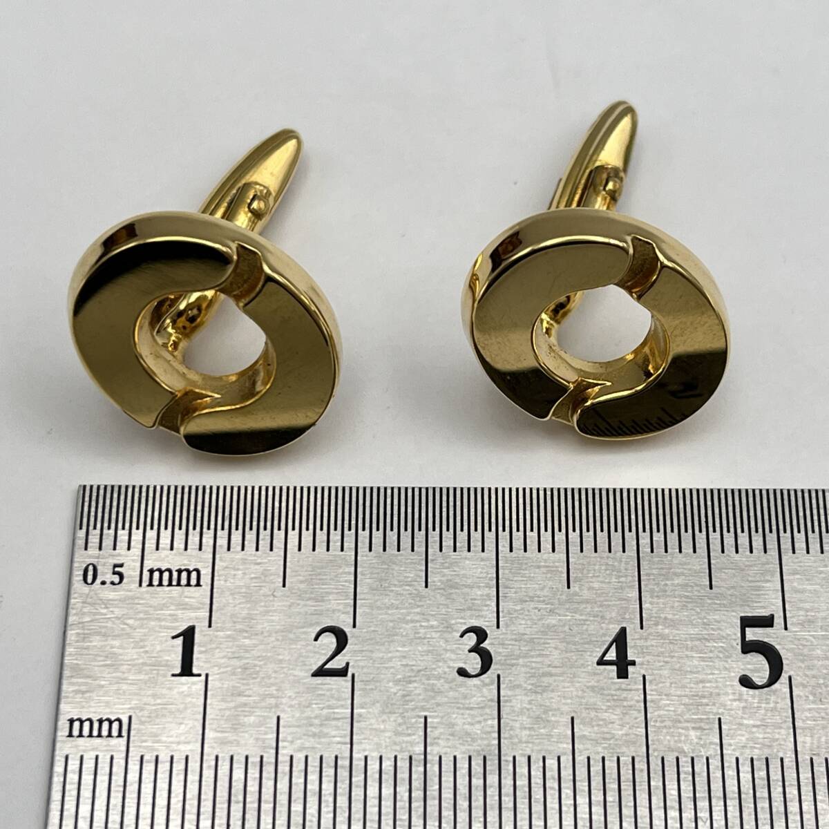 i3442HI NINA RICCI ニナリッチ カフス ゴールドカラー カフスリンクス アクセサリー メンズ ファッション ケース付_画像3