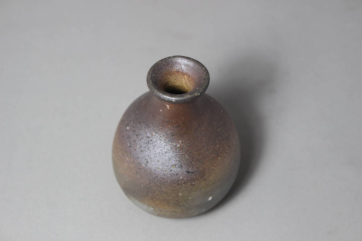 . обжиг в печи Bizen . подлинный один . произведение Mini бутылочка для сакэ ваза ваза для цветов Mini цветок входить .... луговые и горные травы новый товар mini