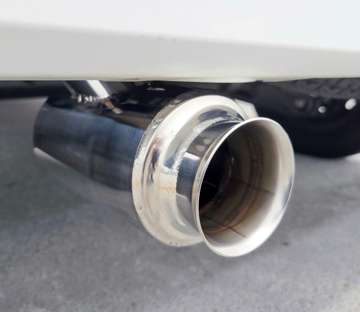 ハイゼットカーゴ アトレーS700V S710V用砲弾型マフラー_画像1