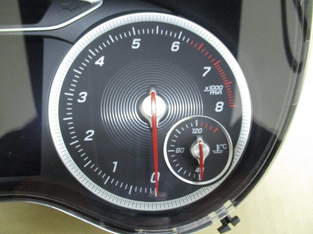 ■BENZ B180　W246　2018年　メーター　スピードメーター　タコメーター　純正 管理番号12019■_画像4