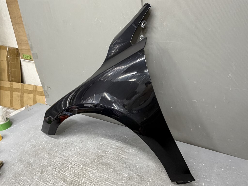 ボルボ V40 T4 右H (MB4164T) 純正 左前 フェンダーパネル ブラック系 黒系 左 フロント Volvo 破損無 p058755_画像2