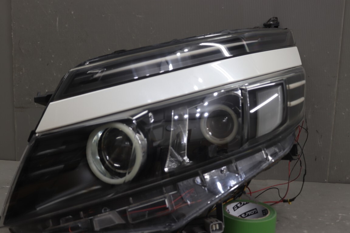 ヴォクシー ZS VOXY (ZRR80 ZRR80W-BPXSP) 純正 左 LED ヘッドライト 81150-28D00 レべ キセノン 070 ヘッドランプ 動作保証 p056685_画像5